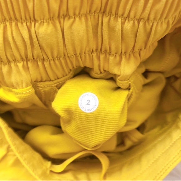 NWOT Lululemon Hotty Hot Short II *Long 4"-
Soleil - Picture 10 of 10